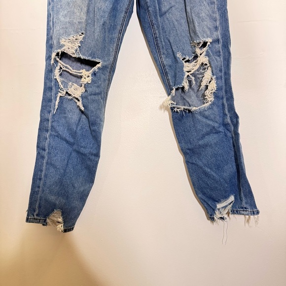 American Eagle Outfitters Women's Light Blue Straight Jeans - Picture 7 of 9